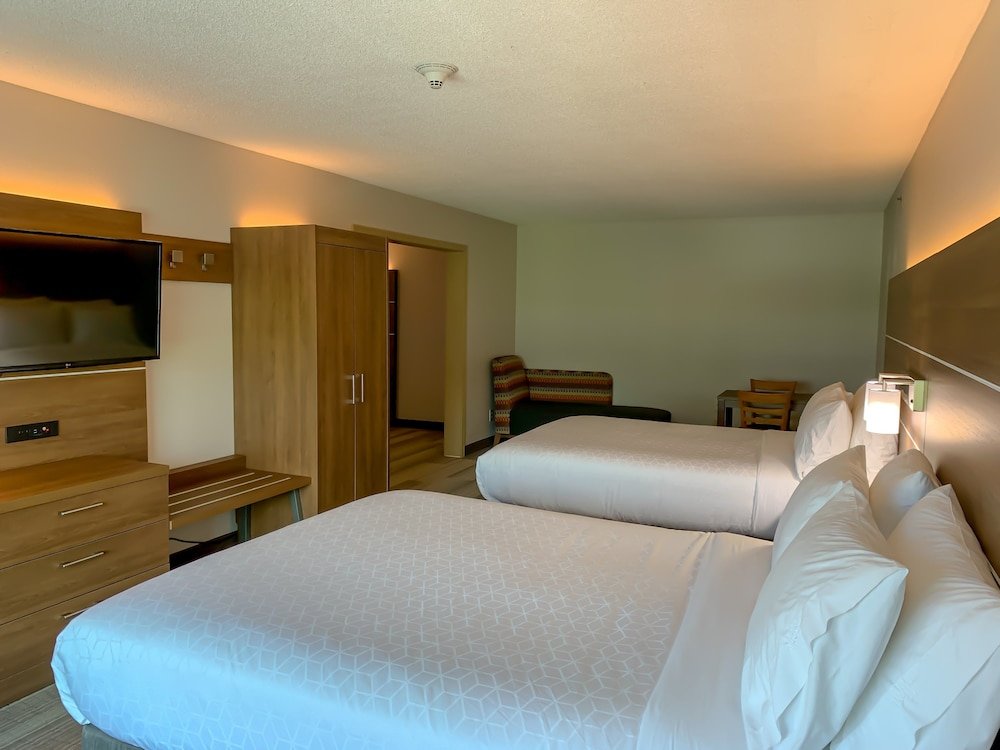 Люкс Holiday Inn Express & Suites Lexington Downtown Area-Keeneland, an IHG Hotel