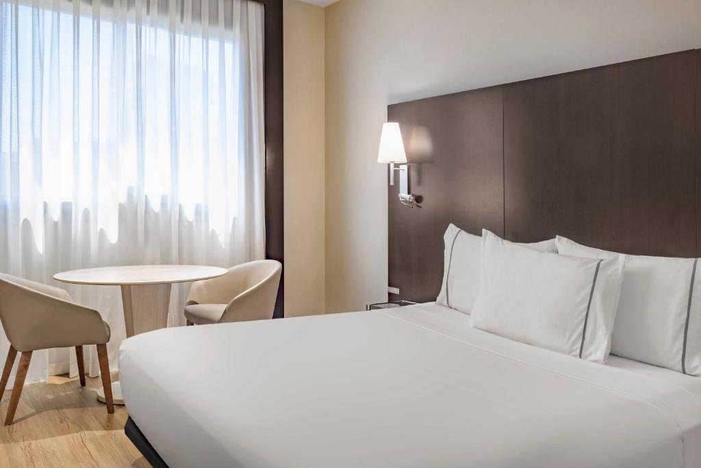 Двухместный номер Standard AC Hotel Valencia by Marriott