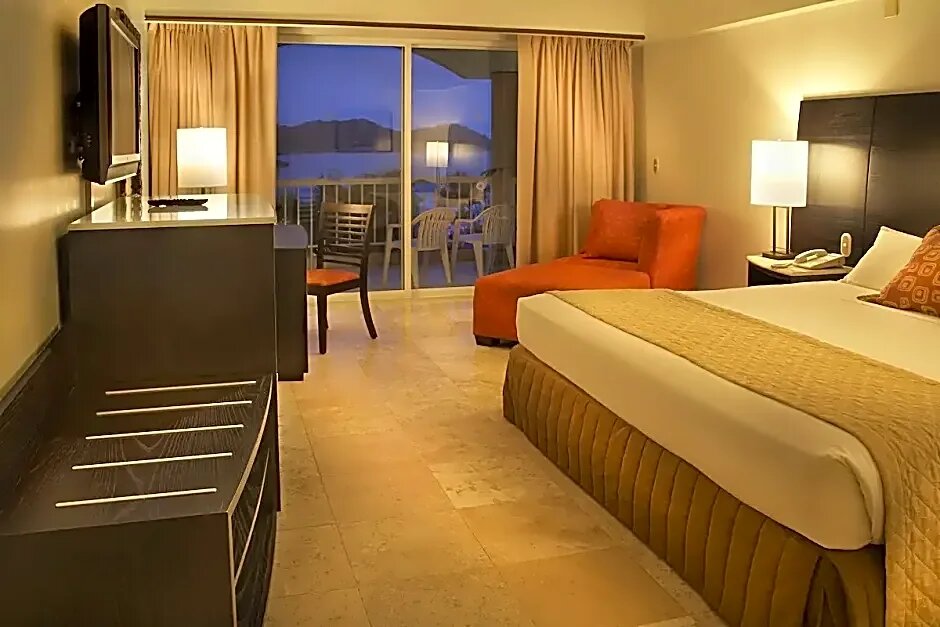 Номер Deluxe с балконом и с видом на океан Azul Ixtapa Beach Resort and Convention Center