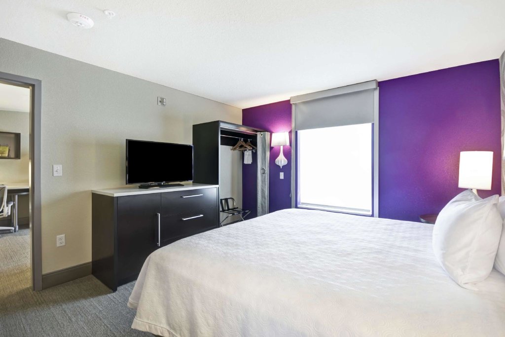 Двухместный люкс c 1 комнатой Home2 Suites by Hilton KCI Airport