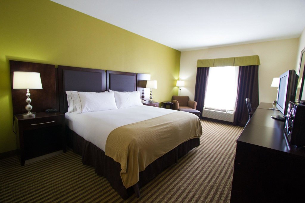 Номер Standard Holiday Inn Express Hotel & Suites Nacogdoches, an IHG Hotel