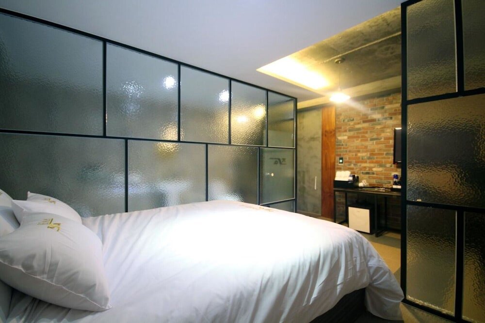 Standard Zimmer Yeosu Hakdong JA Self Check-in Motel