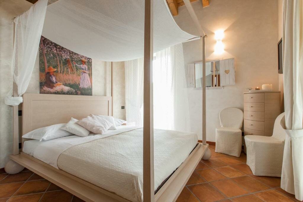 Standard Double room with balcony Fontanile Relais - Valcalepio Lounge