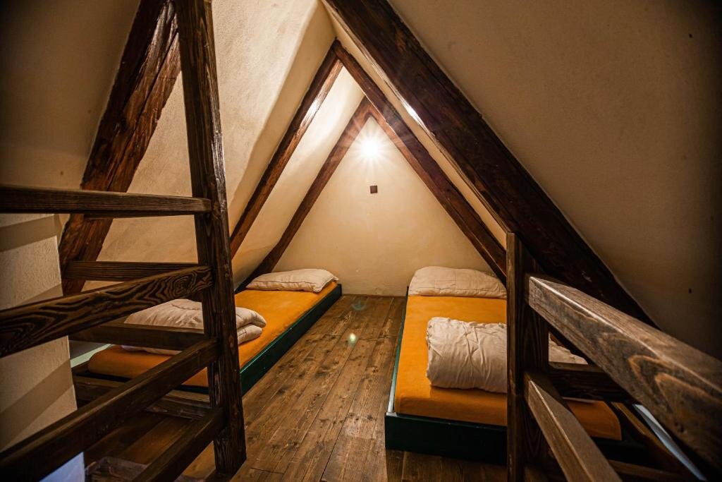 Кровать в общем номере Hostel 99
