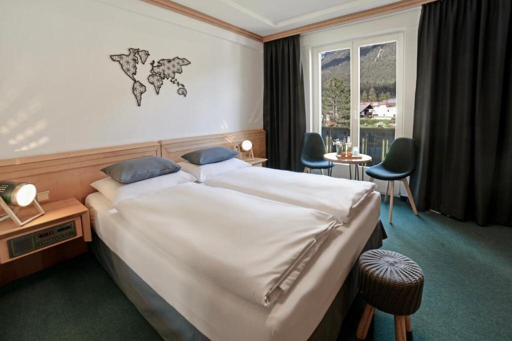 Standard Doppel Zimmer mit Balkon Hotel Olympia & Herbs