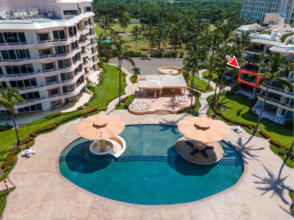 Апартаменты Ocean Front Condo with Pool Sleeps 7 Adults-Quinta del Mar 203
