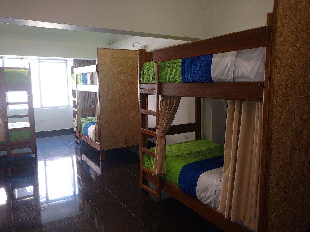 Кровать в общем номере (мужской номер) Magar Cusco