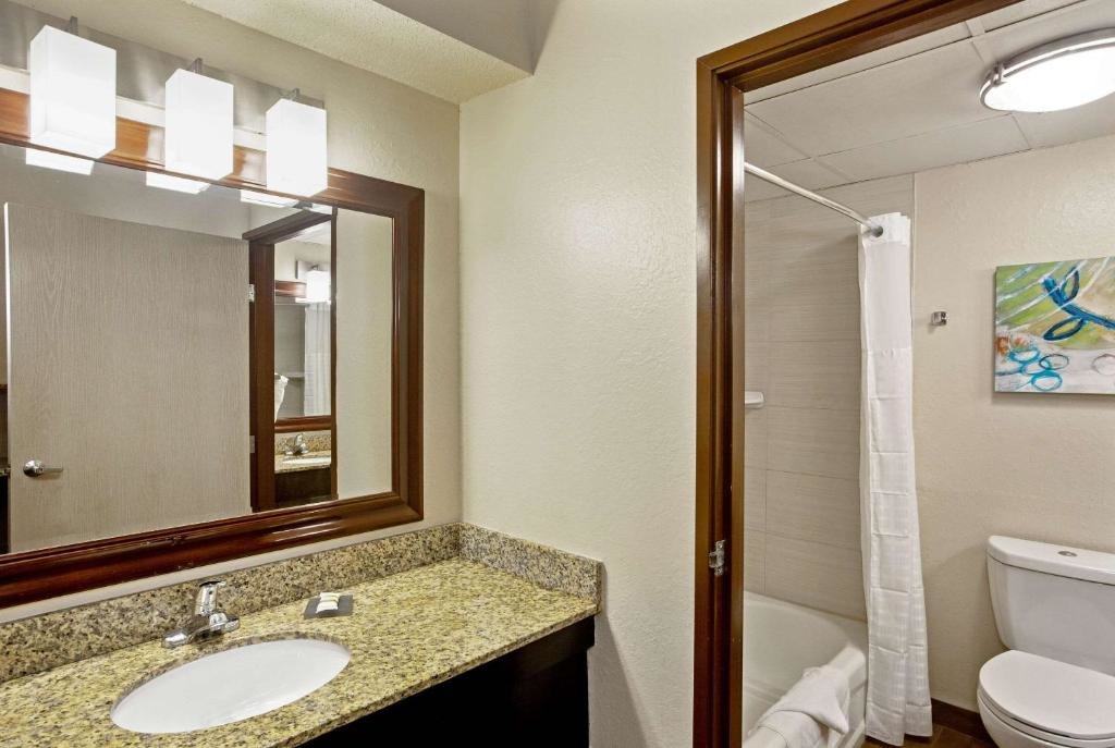 Четырёхместный люкс Comfort Inn & Suites Sarasota I75