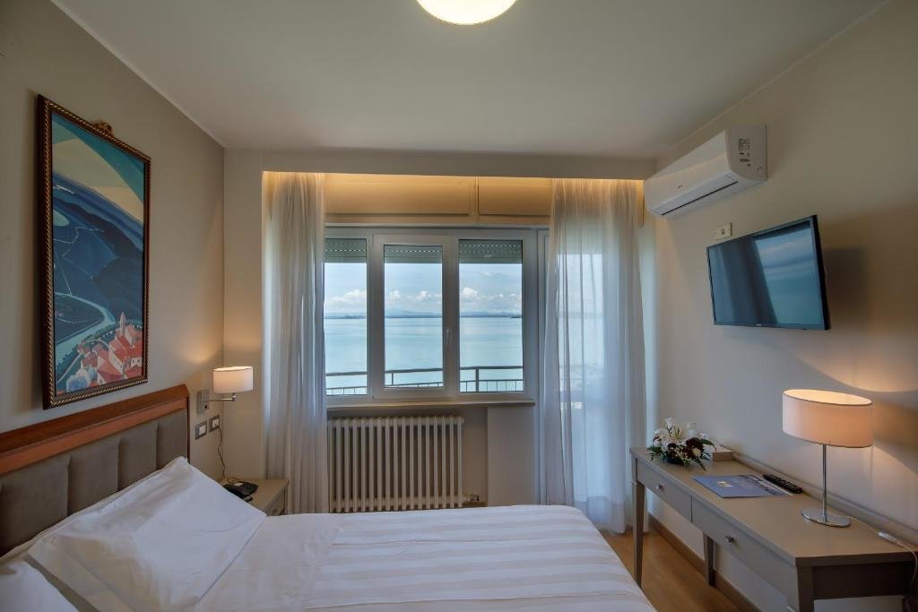 Standard Triple room with balcony Hotel Lidò