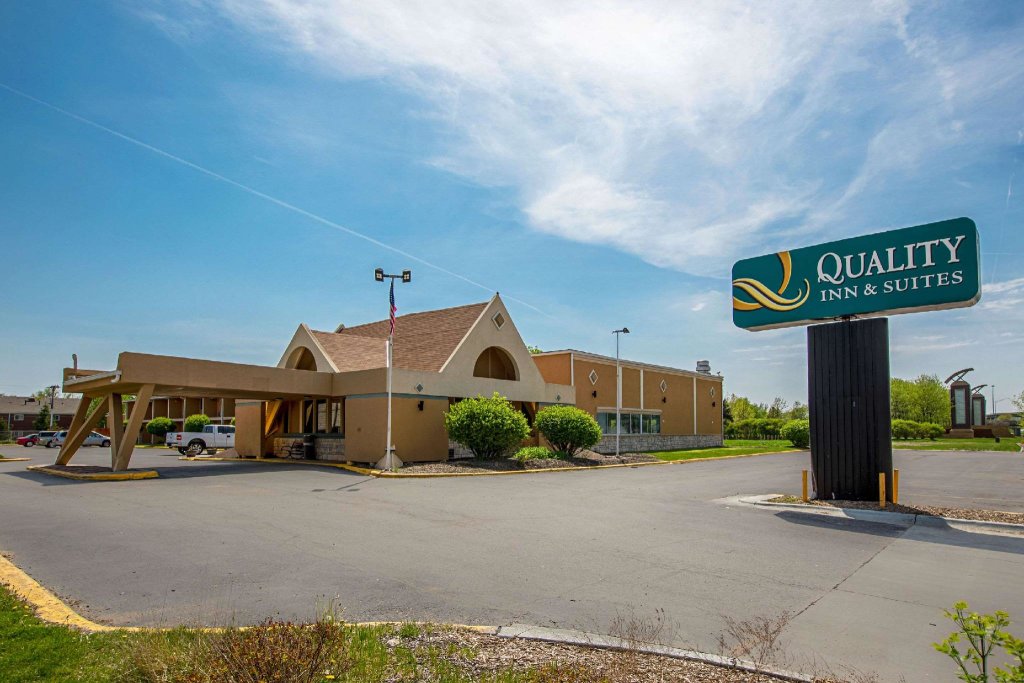Номер Standard Quality Inn & Suites near I-480 and I-29