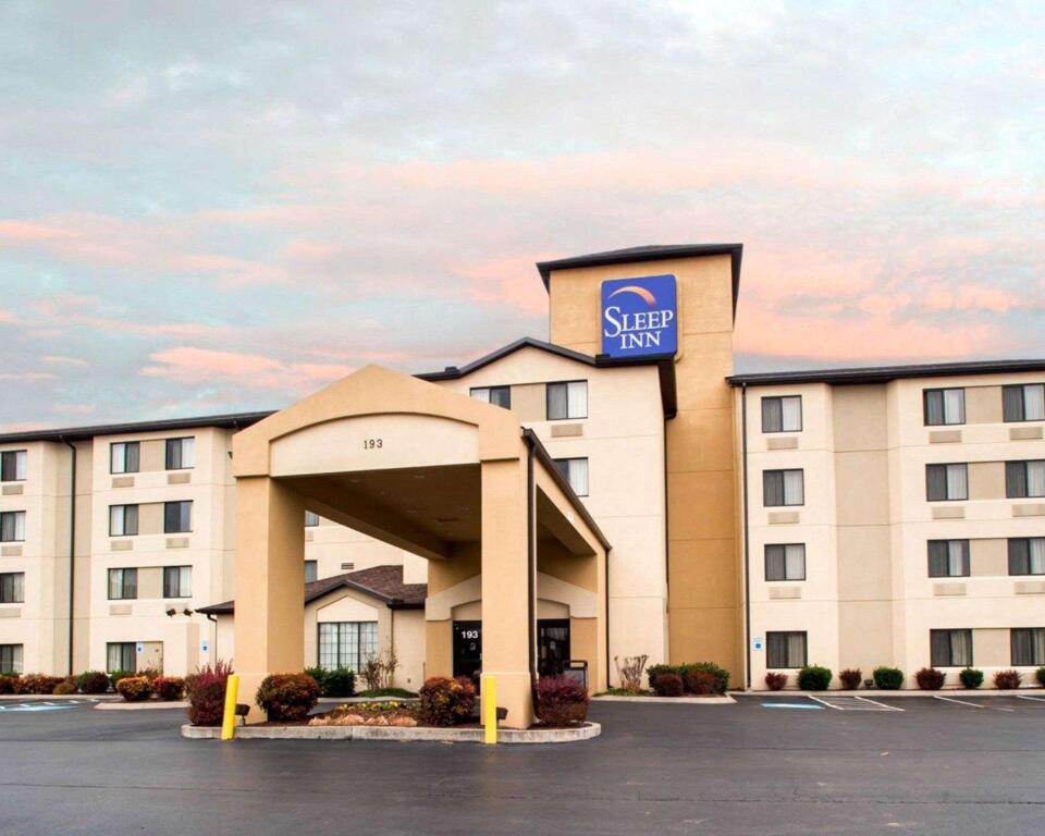 Кровать в общем номере Sleep Inn Murfreesboro