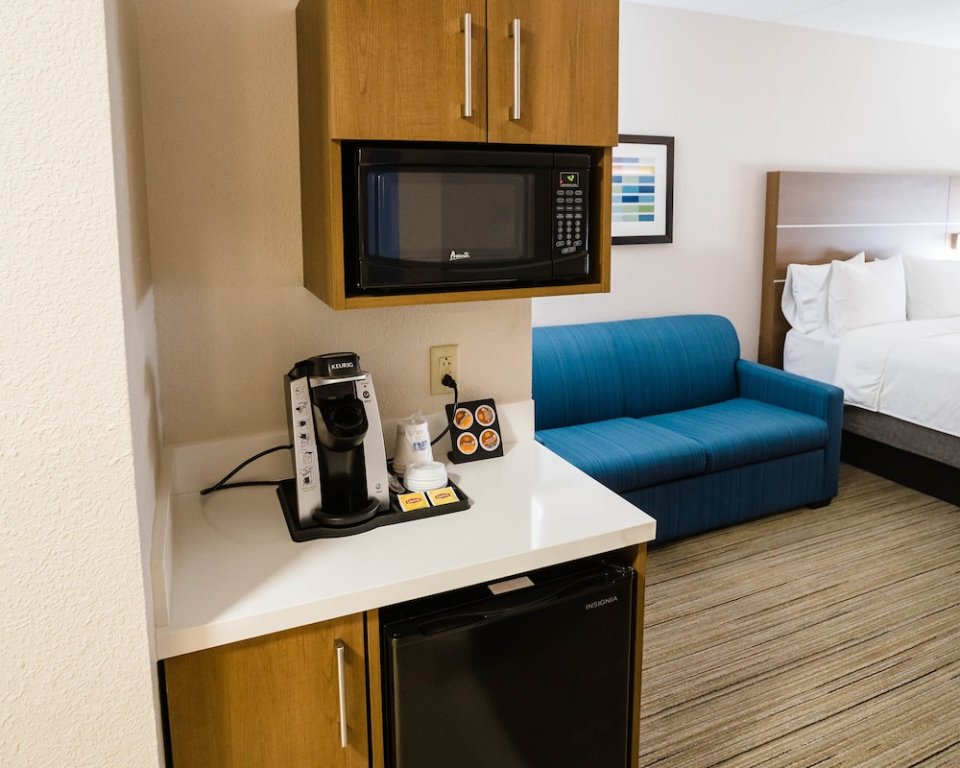 Люкс c 1 комнатой Holiday Inn Express & Suites Knoxville-Farragut, an IHG Hotel