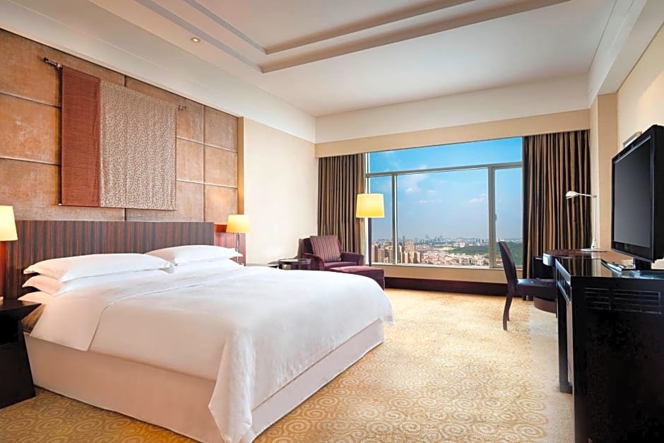 Standard Club room Sheraton Dongguan Hotel