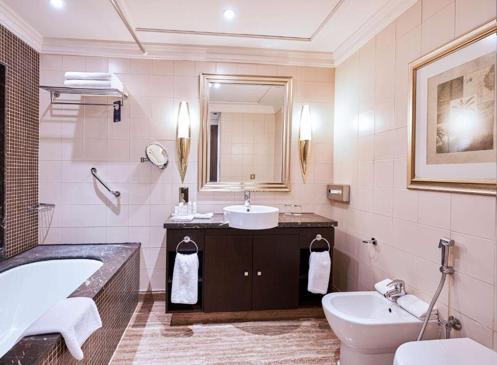 Номер Standard Пентхаус с 3 комнатами The Diplomat Radisson Blu Hotel Residence & Spa