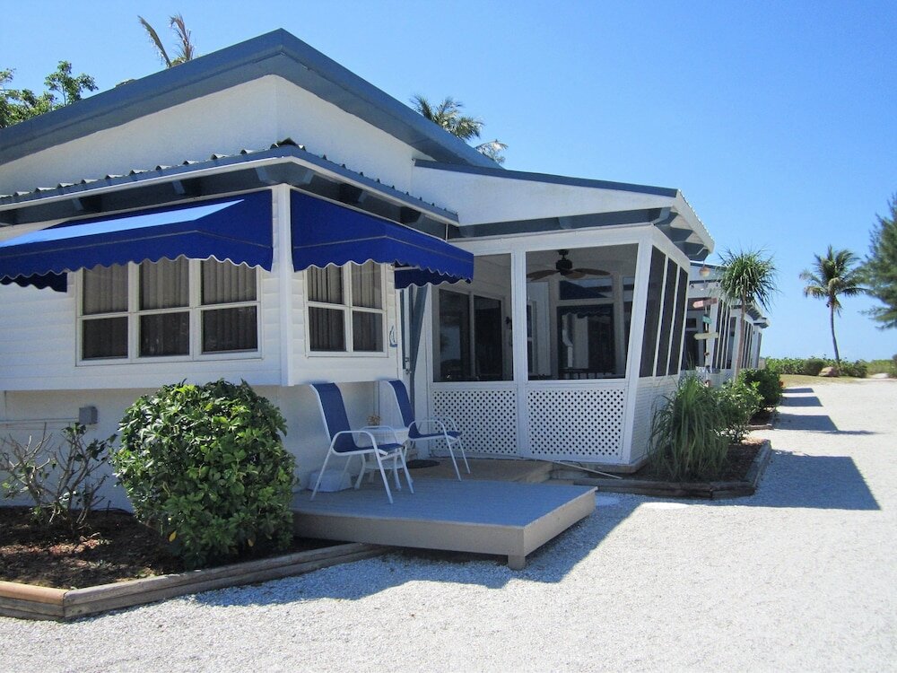 Студия Standard Tropical Winds Beachfront Motel and Cottages