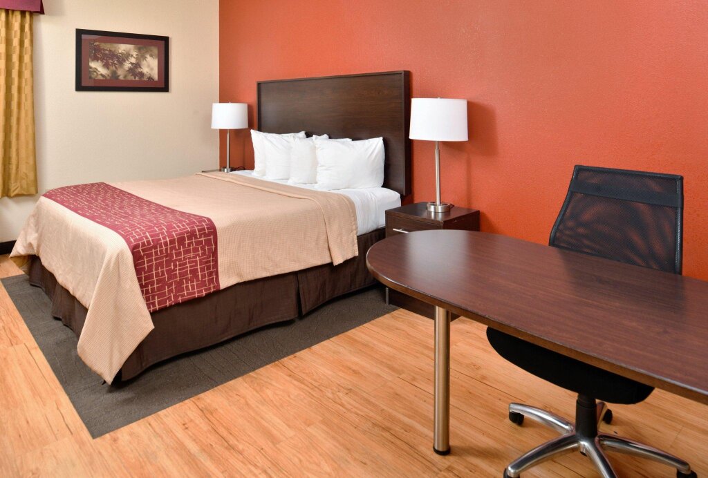 Номер Superior Red Roof Inn & Suites Columbus West Broad