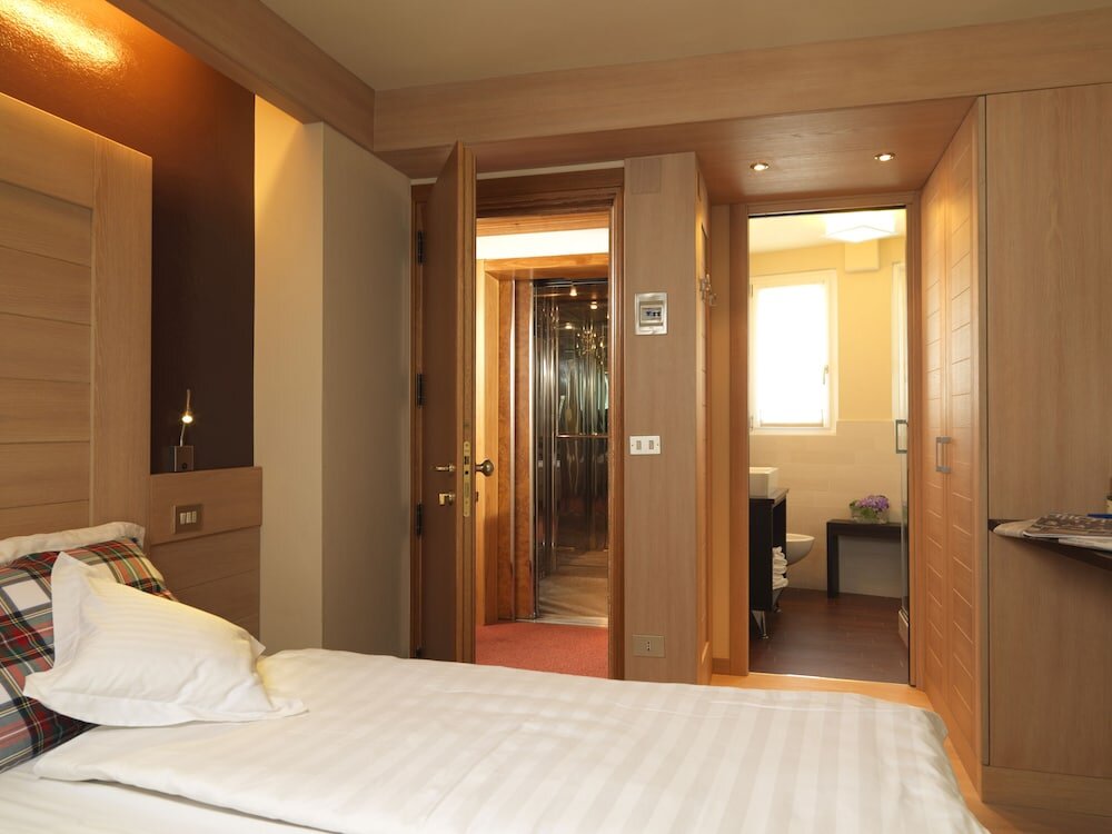 Komfort Doppel Zimmer mit Balkon Albergo Miralago