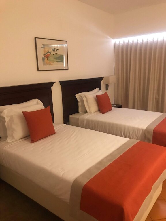 Standard Single room with balcony and with sea view Hotel do Mar