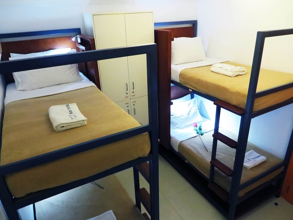 Кровать в общем номере VIP Suite Hostel - Makati