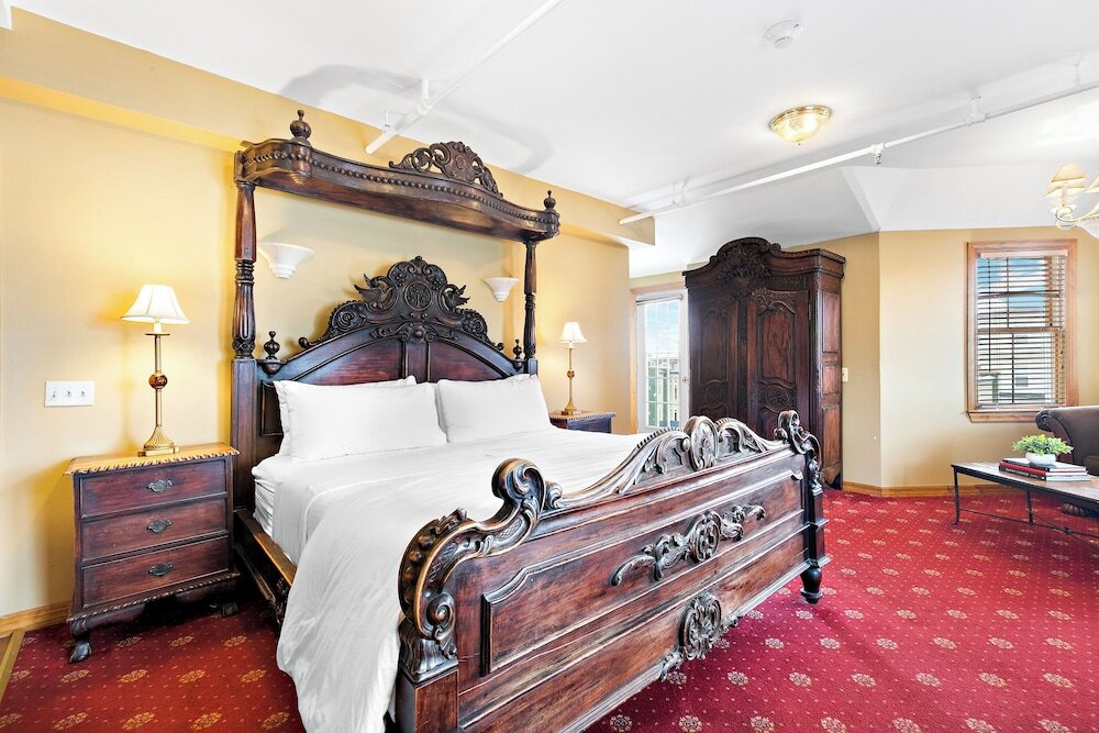 1 Bedroom Luxury Double room with balcony Majestic Hotel