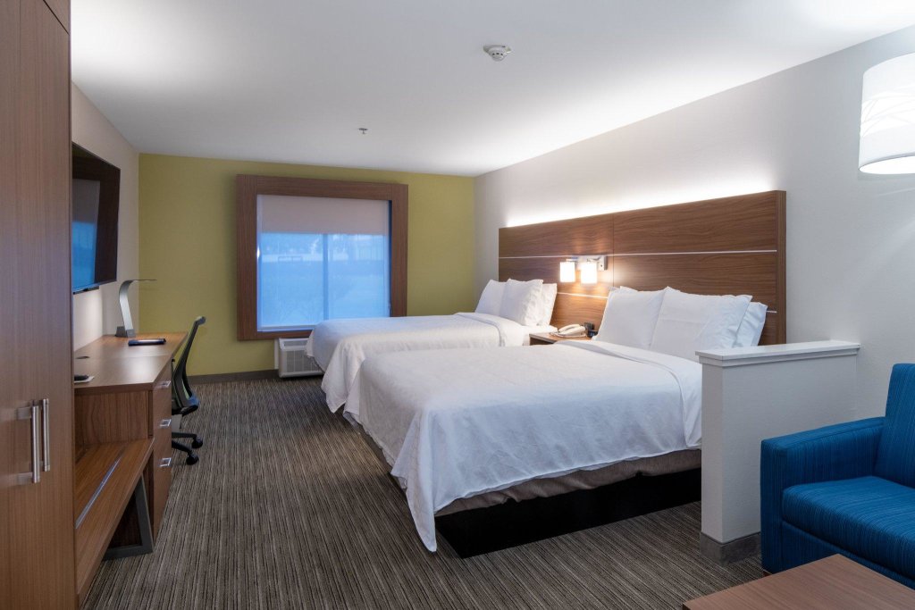 Standard quadruple chambre Holiday Inn Express Arlington, an IHG Hotel