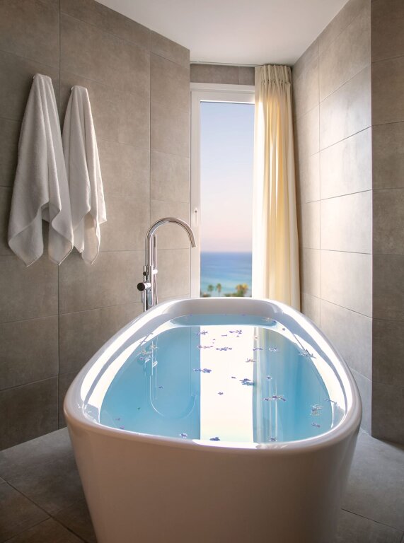 Полулюкс с частичным видом на море Vangelis Hotel & Suites