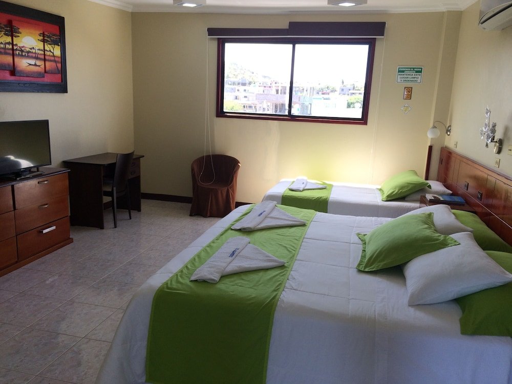Трёхместный номер Comfort c 1 комнатой с балконом Hotel Los Algarrobos