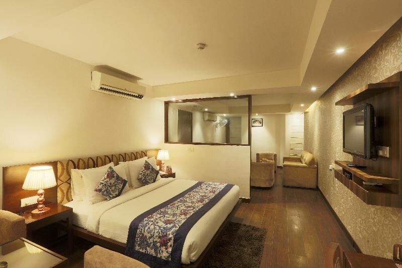 Suite Luxury Hotel Arch Plaza - Near Delhi Airport