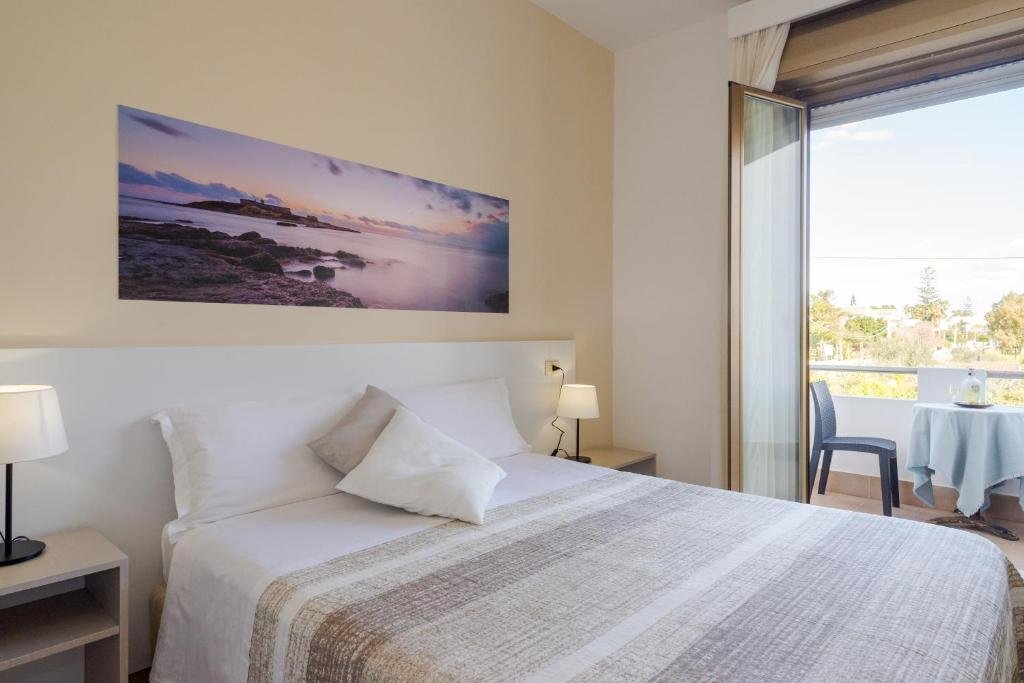 Двухместный номер Comfort с балконом и с частичным видом на море Hotel Jonio