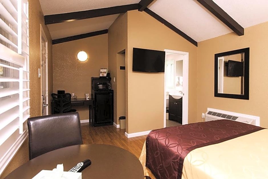 Deluxe Vierer Zimmer Tri Valley Inn & Suites, Pleasanton