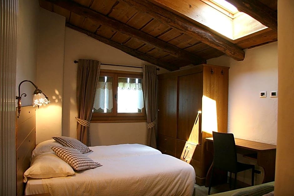 Standard room Ostello del Castello Tirano