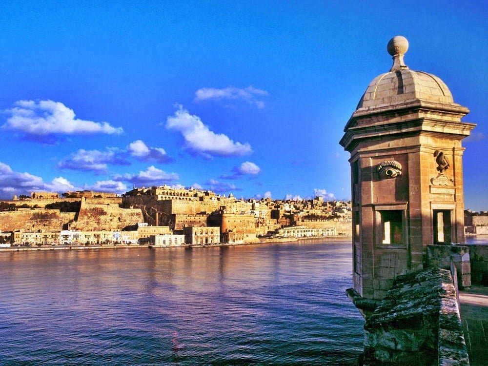 Апартаменты Valletta and Harbour Views Apartment in Central Sliema