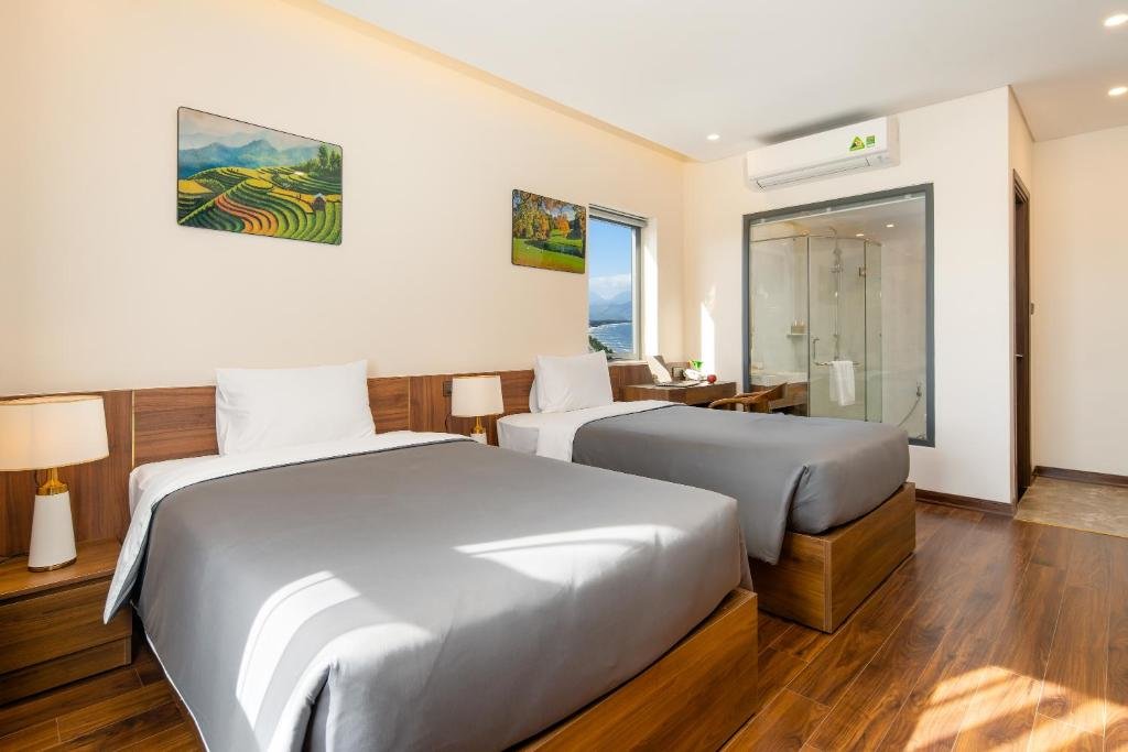 Standard Doppel Zimmer mit Blick Avenis Hotel