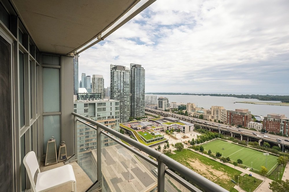 Appartement avec balcon et Vue sur le lac GLOBALSTAY Elegant Downtown Apartments