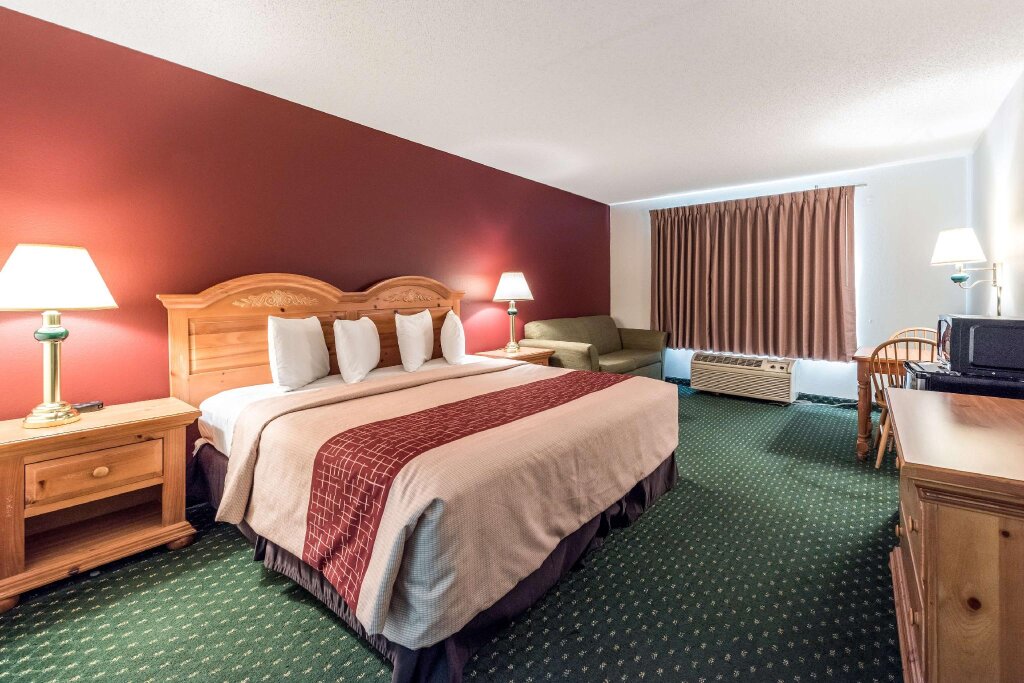 Номер Superior Red Roof Inn & Suites Knoxville East