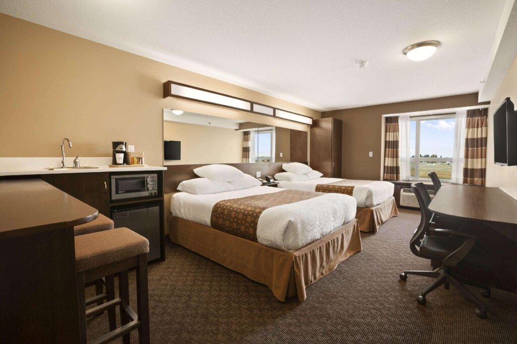 Suite cuádruple Microtel Inn & Suites by Wyndham Blackfalds Red Deer North