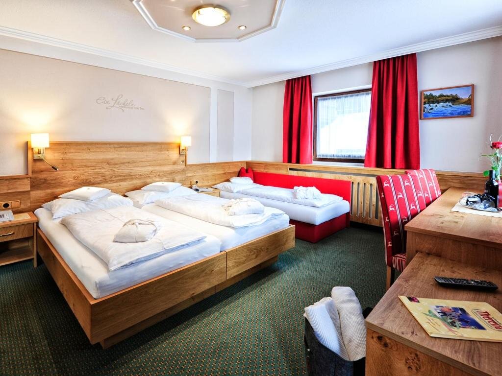 Standard Triple room Hotel Theresia