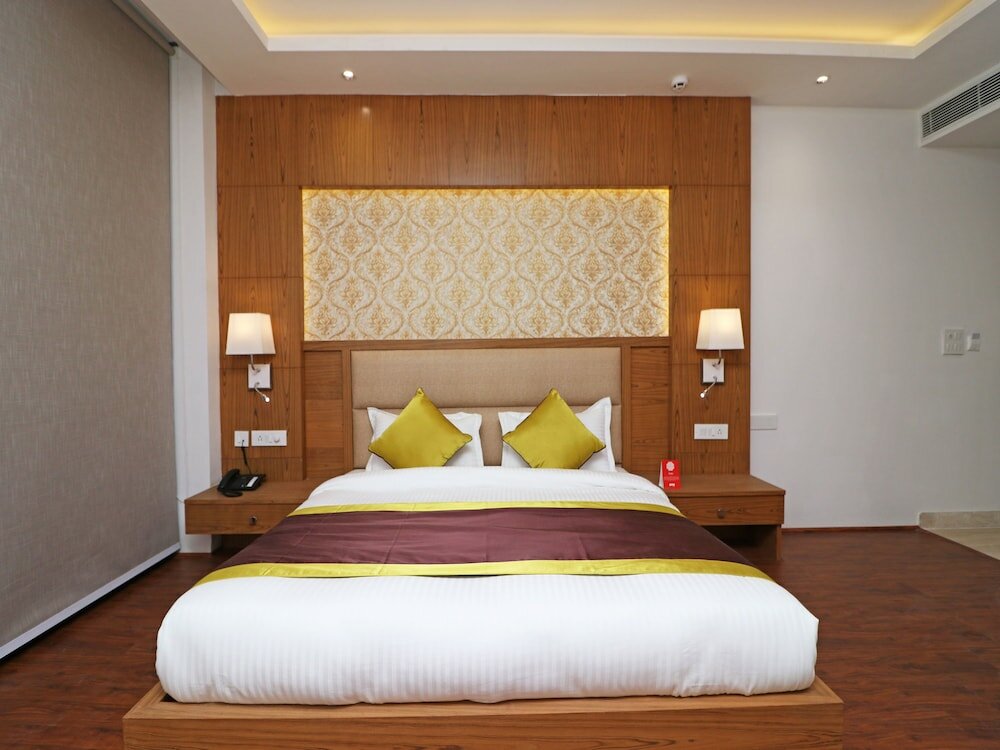 Двухместный номер Standard CAPITAL O Hotel STAR INN Near Chhatarpur Metro Station