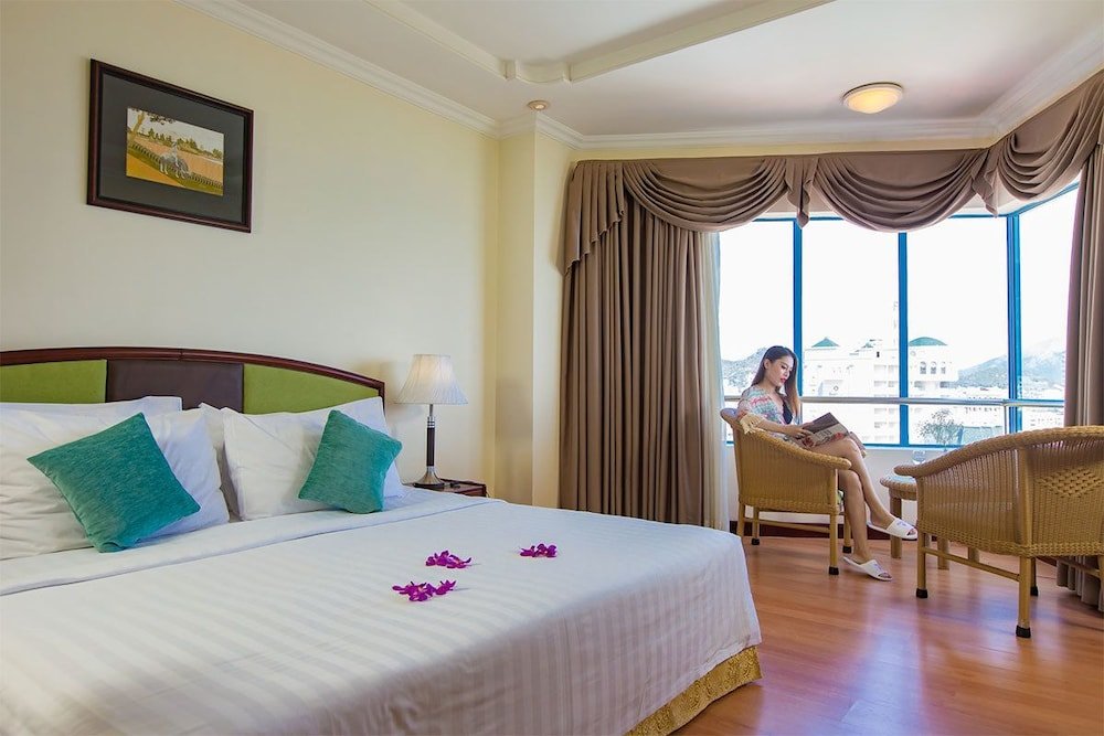 Люкс Yasaka Saigon Nha Trang Hotel & Spa