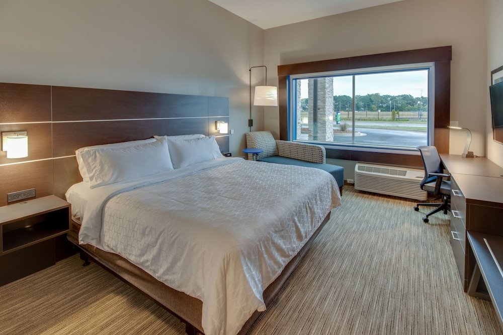 Camera Standard Holiday Inn Express & Suites Union City, an IHG Hotel