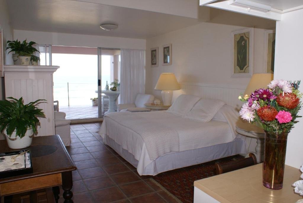 Suite The Pink Lodge on The Beach