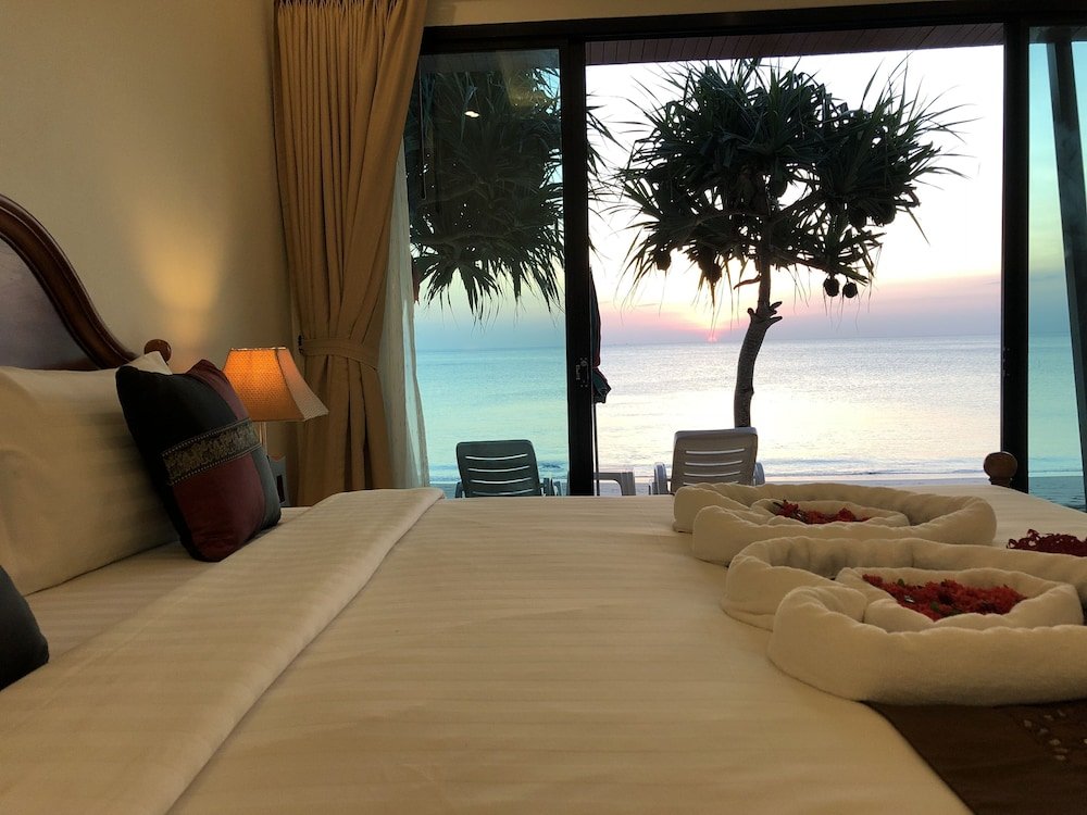 Standard Double room with balcony Lanta Seafront Resort