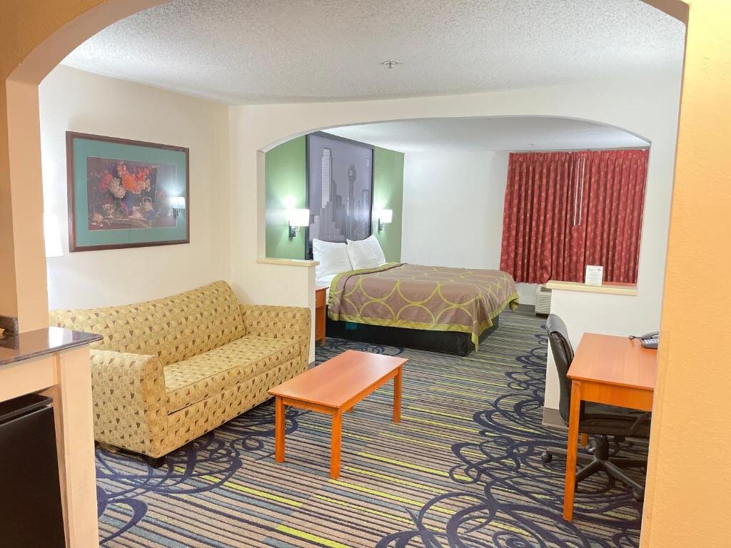 Suite Super 8 by Wyndham Fort Worth Downtown South