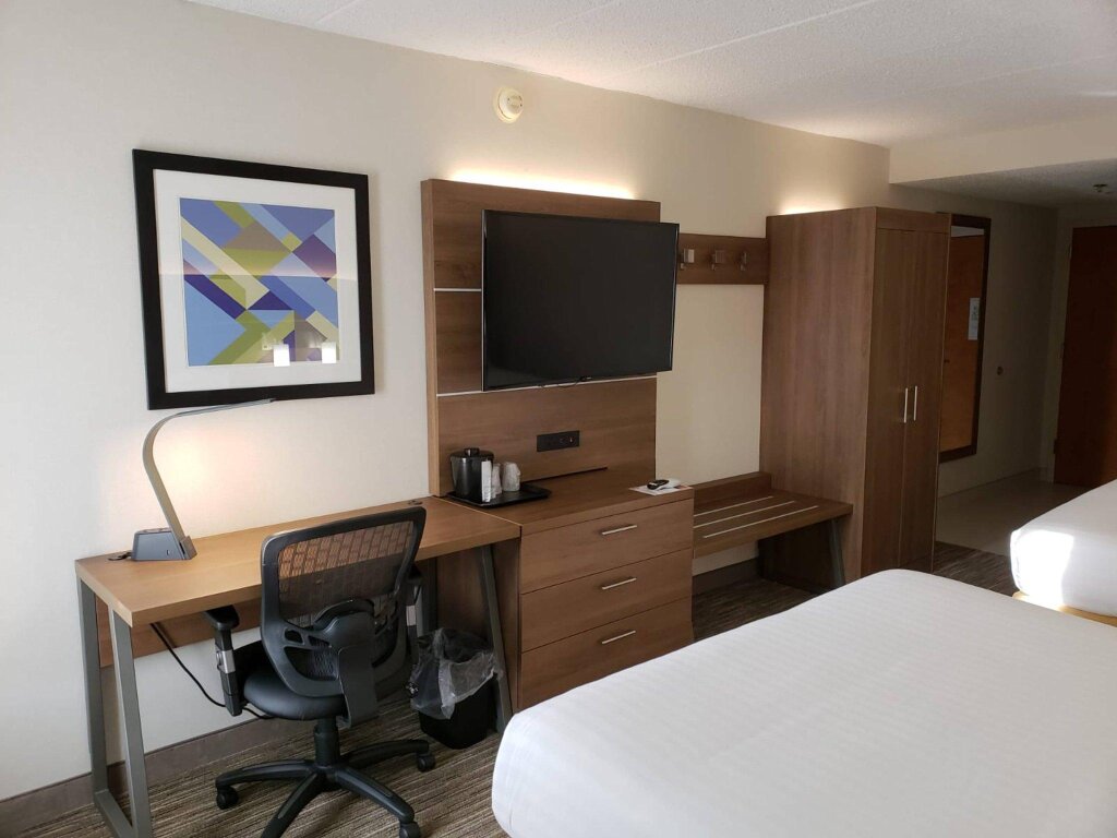 Standard Vierer Zimmer Holiday Inn Express Edgewood-Aberdeen-Bel Air, an IHG Hotel