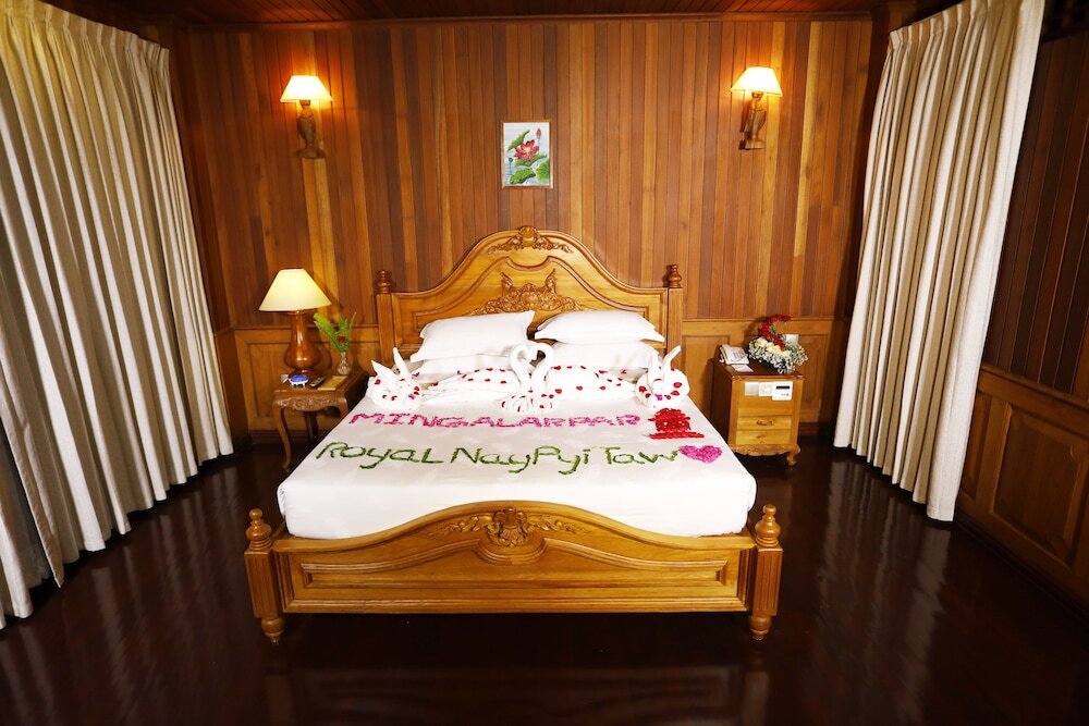 Suite con balcón Royal Naypyitaw Hotel