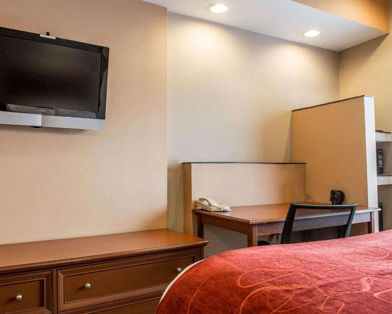 Двухместный номер Standard Comfort Suites Monaca