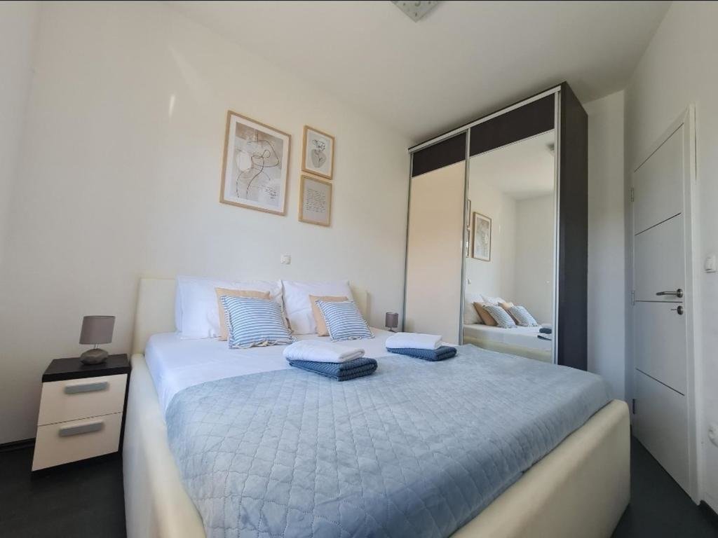 Apartment NEW Modern-Park view-5 minutes from Diocletian's Palace