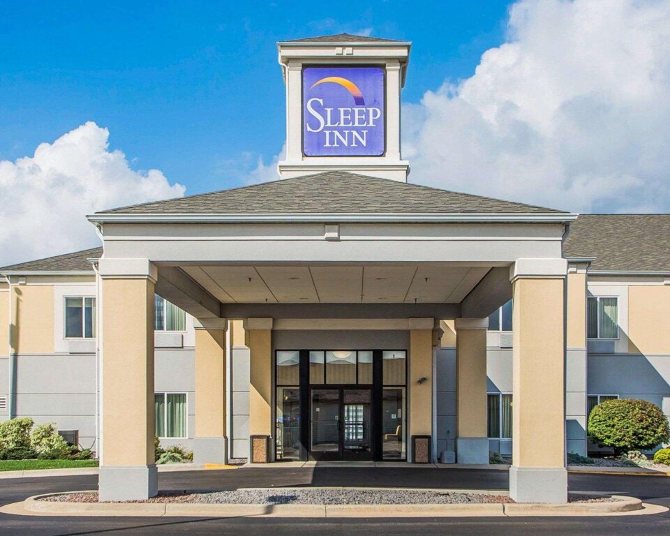 Номер Standard Sleep Inn & Suites
