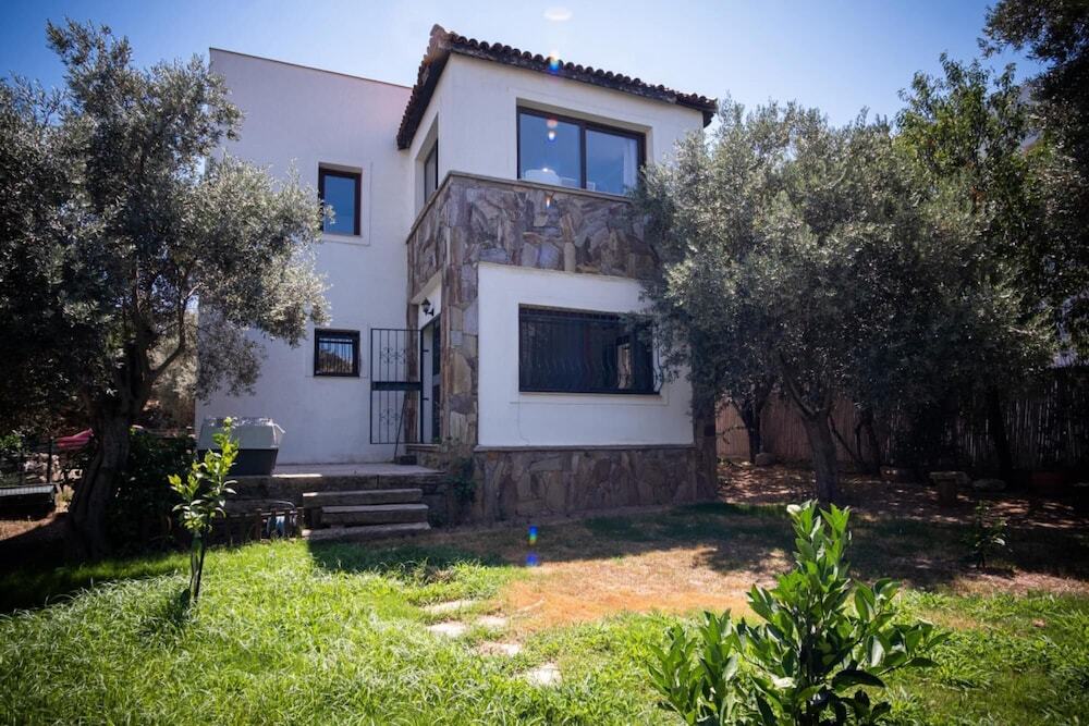 Вилла Refreshing Home with Garden in Torba Bodrum