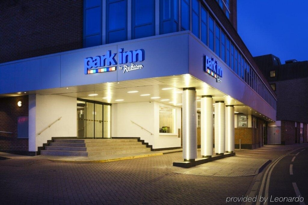 Garden park inn. Парк ИНН Уфа. Отель Park Inn фото вывески. Park Inn by Radisson. Park Inn Ижевск.